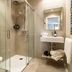 Seaclub Suites By Roomservices