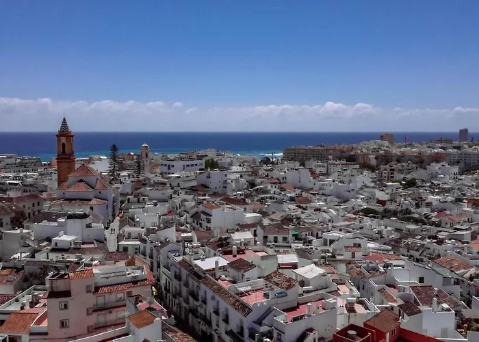 Seaclub Suites By Roomservices מלון