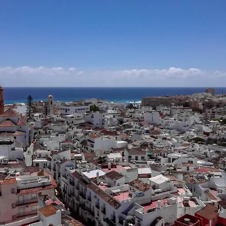 Seaclub Suites By Roomservices Готель