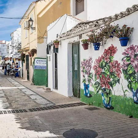 Готель Seaclub Suites By Roomservices