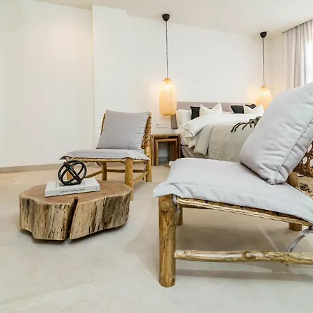 Seaclub Suites By Roomservices *