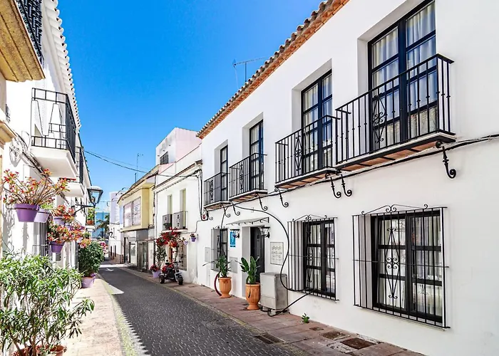 Seaclub Suites By Roomservices Hotel Estepona