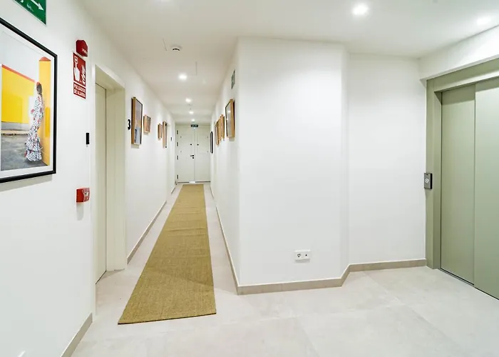 Seaclub Suites By Roomservices Otel