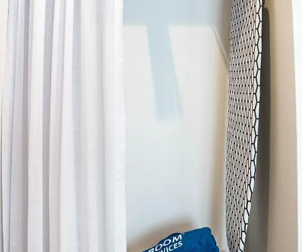 Seaclub Suites By Roomservices Hotel *