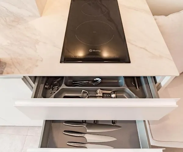 Otel Seaclub Suites By Roomservices Estepona