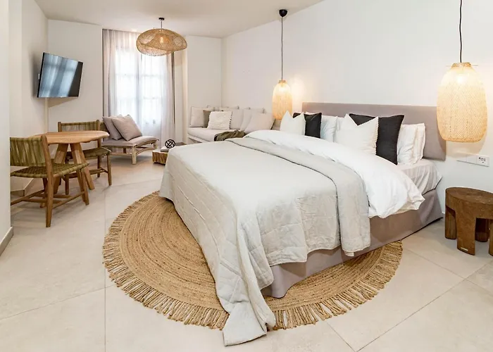 Seaclub Suites By Roomservices *